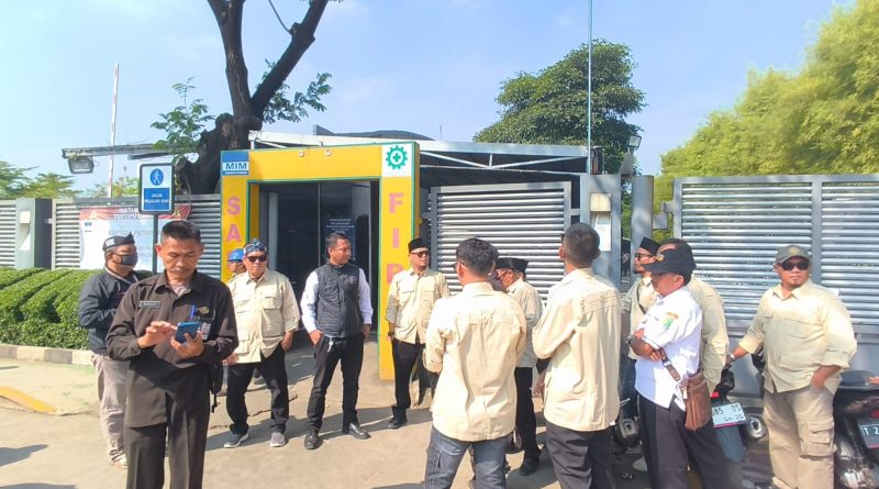 Puncak Perseteruan antara Perangkat Desa dan PT. MIM Kades Lakukan Kunjungan Kerja